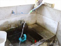 炊事場【第2キャンプ場】湧き水は常時放出