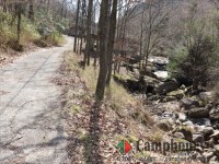 第2バンガローの手前の道