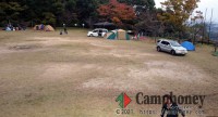 【無料キャンプ場】【芝生広場エリア】持込大きめテント