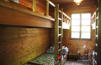 8人用3部屋、4人用1部屋