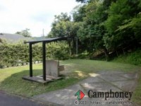 芝生オートサイト、電源・流し台付き