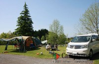 【オートサイト】車とテントを一緒に！電源つきのオートキャンプサイト