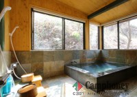 コテージ（定員6名、最大8名）専用温泉＆デッキテラス＆自炊設備付き