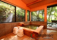 特別室もみじ（定員6名、最大8名）専用温泉＆デッキテラス＆自炊設備付き