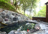 特別室もみじ（定員6名、最大8名）専用温泉＆デッキテラス＆自炊設備付き