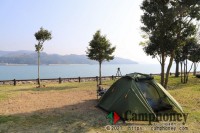 持込みテント、1張1泊2000円