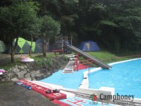 28mの温泉29℃、大人500円/小人300円