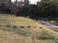 Bサイト横は流れの急な川