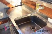 カフェ横の流し台＠綺麗