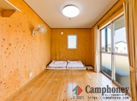 ロッジ付きオートサイト、定員4名(一般15000円、会員12000円）（5人目から追加1名3000円）