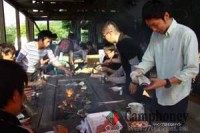 屋根付きバーベキューハウス【持込みBBQ】1コーナー2000円/2時間＋入場料100円/人・3歳以下無料