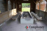 焼肉小屋（利用料無料）(届出必要）